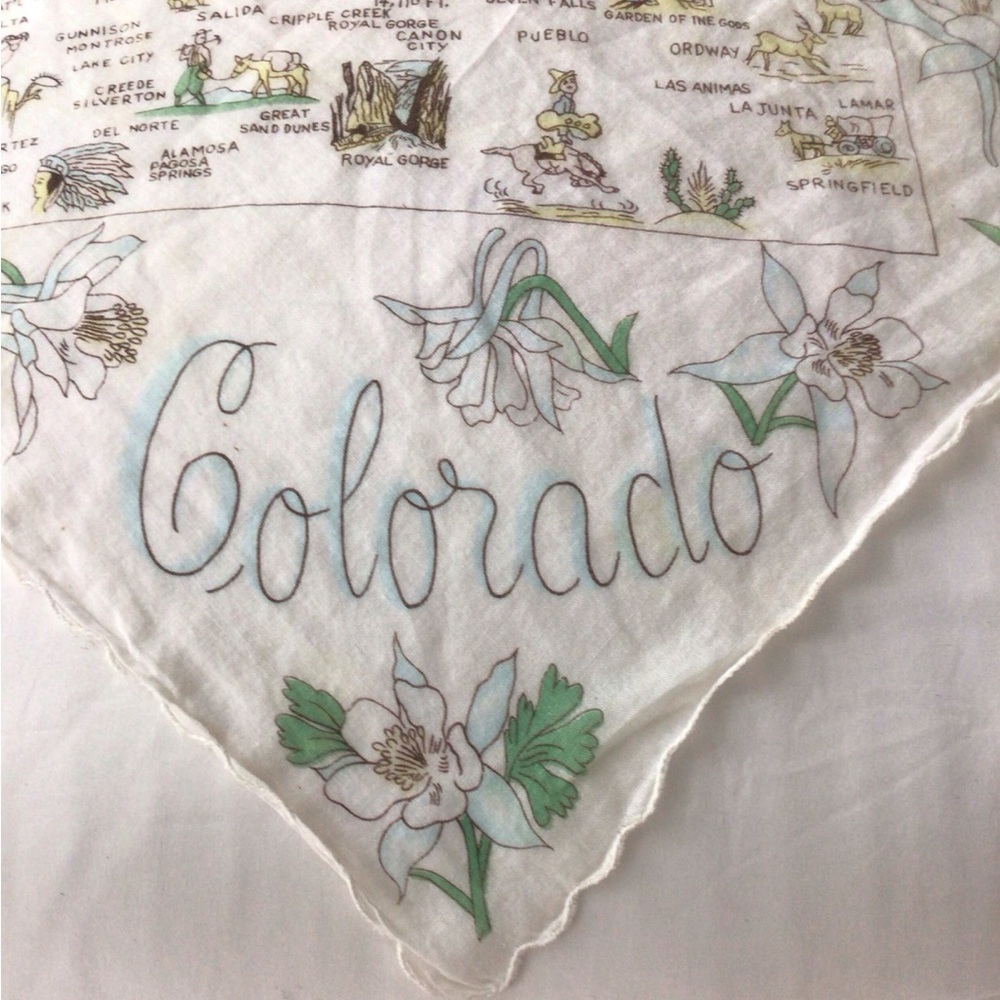 Ladies Mid-1950 Colorado State 
Souvenir Handkerchief. Cotton. Illustrates towns